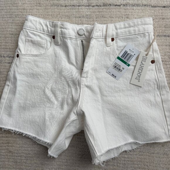 BLANK NYC The Perry Mom Short - Picture 4 of 4